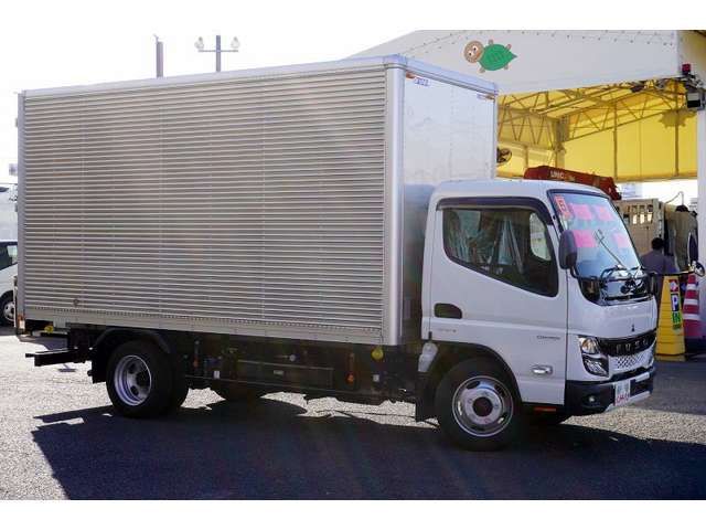 MITSUBISHI CANTER 2023