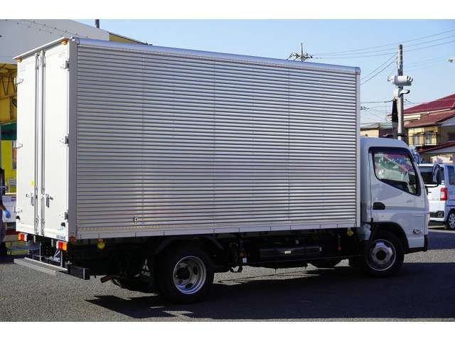 MITSUBISHI CANTER 2023