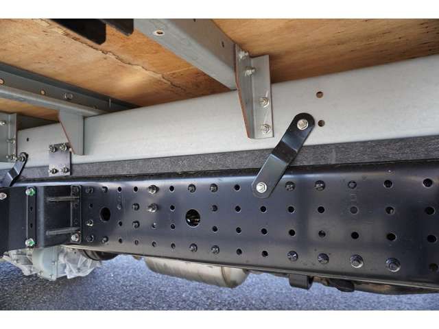 MITSUBISHI CANTER 2023