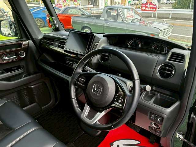 HONDA N BOX CUSTOM 2018