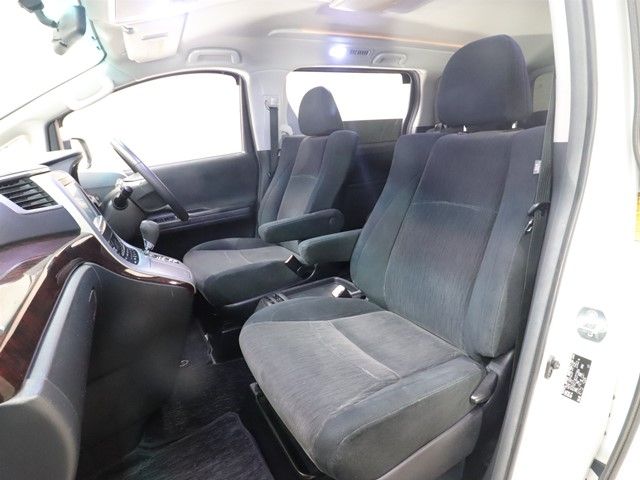 TOYOTA ALPHARD 2012