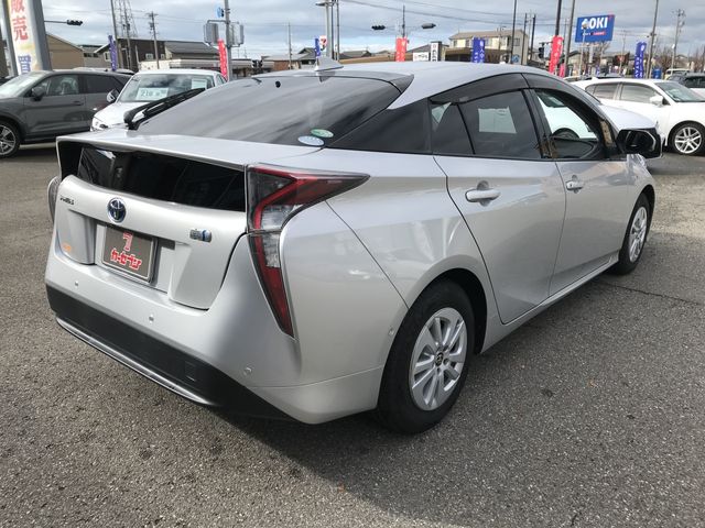 TOYOTA PRIUS 2018