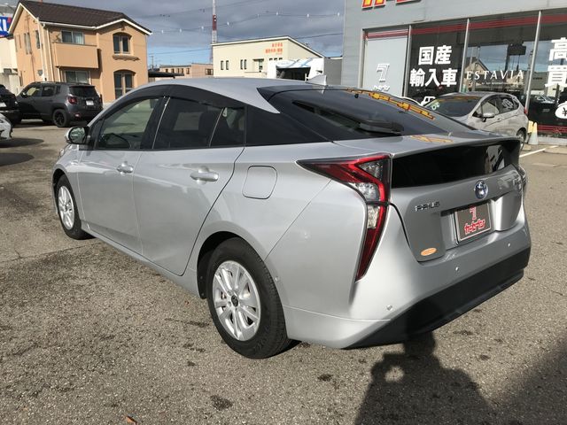 TOYOTA PRIUS 2018