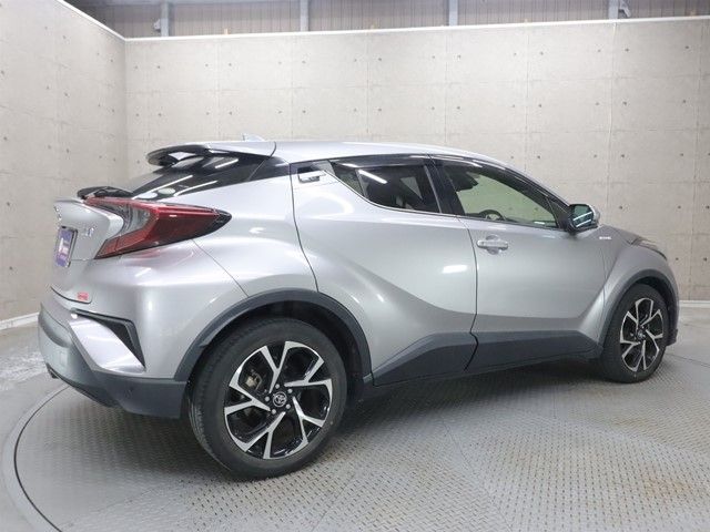 TOYOTA C-HR 2019