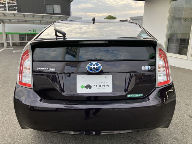 TOYOTA PRIUS 2015