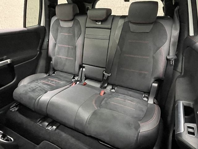 MERCEDES BENZ MERCEDES BENZ GLB 2024