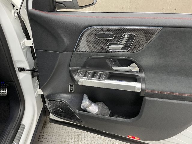 MERCEDES BENZ MERCEDES BENZ GLB 2024