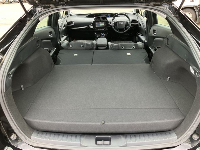 TOYOTA PRIUS PHV 2019