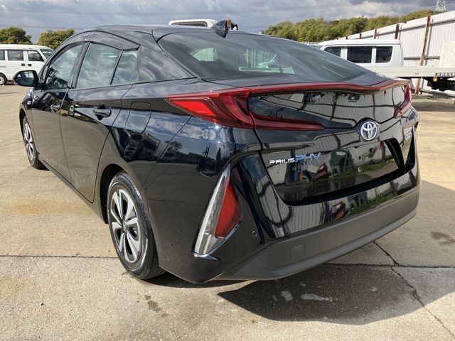 TOYOTA PRIUS PHV 2019