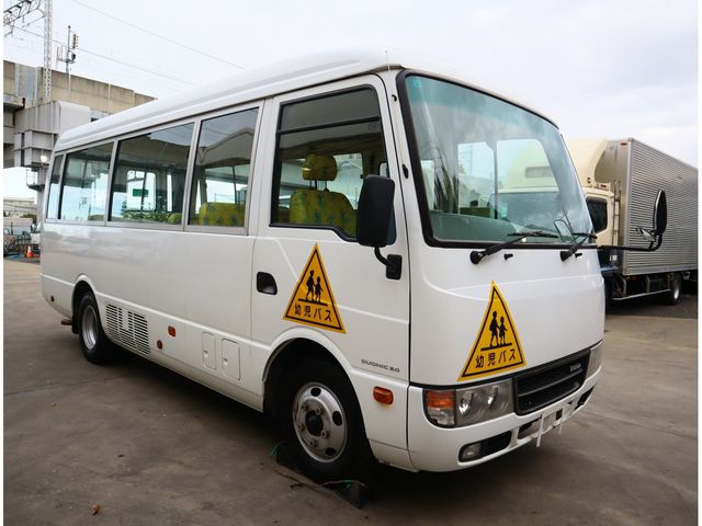 MITSUBISHI ROSA 2016