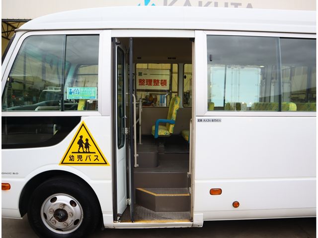 MITSUBISHI ROSA 2016