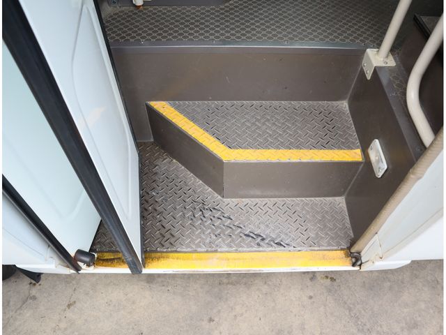 MITSUBISHI ROSA 2016