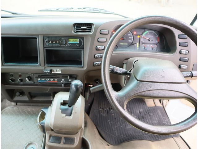 MITSUBISHI ROSA 2016