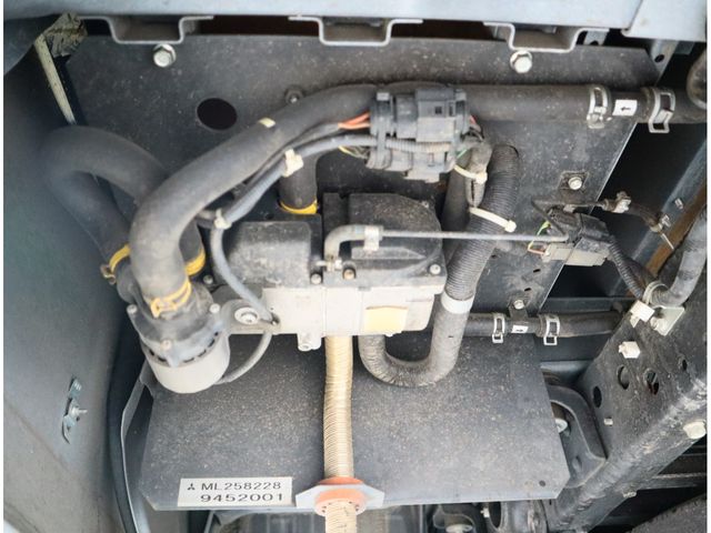 MITSUBISHI ROSA 2016