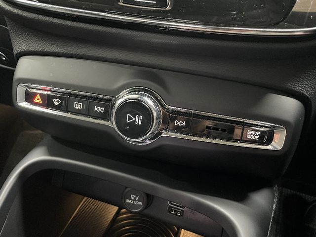 VOLVO VOLVO XC40 2018