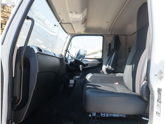 MITSUBISHI FUSOU FIGHTER 2023