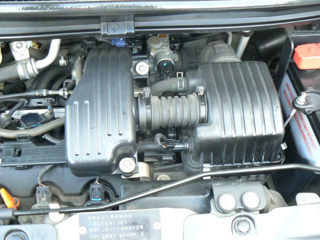 HONDA ZEST SPARK 2011