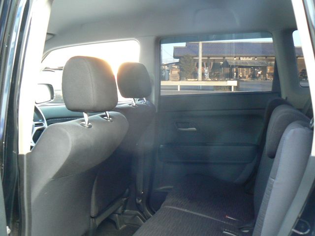 HONDA ZEST SPARK 2011