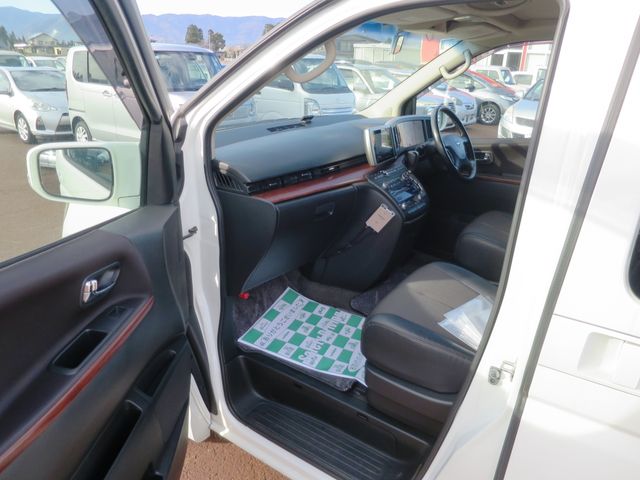 NISSAN ELGRAND  4WD 2006