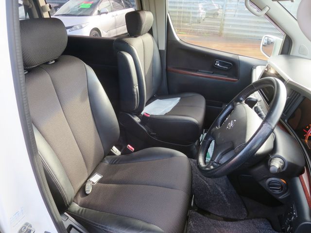 NISSAN ELGRAND  4WD 2006