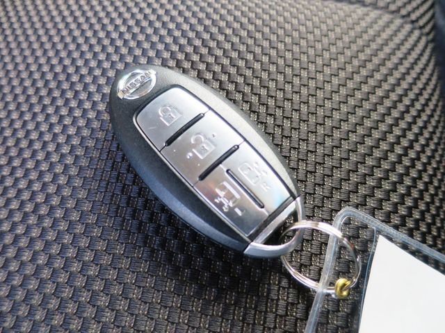 NISSAN ELGRAND  4WD 2006