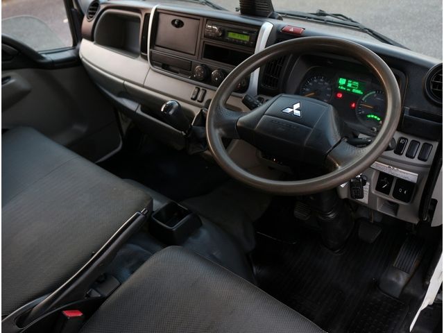 MITSUBISHI CANTER 2019