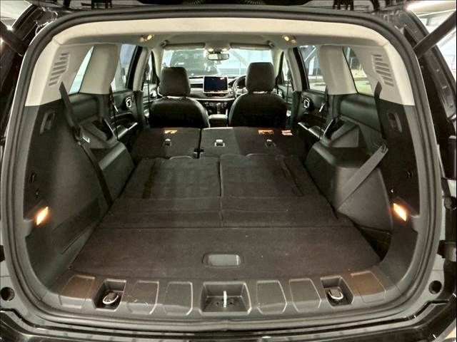 JEEP JEEP COMMANDER 2023