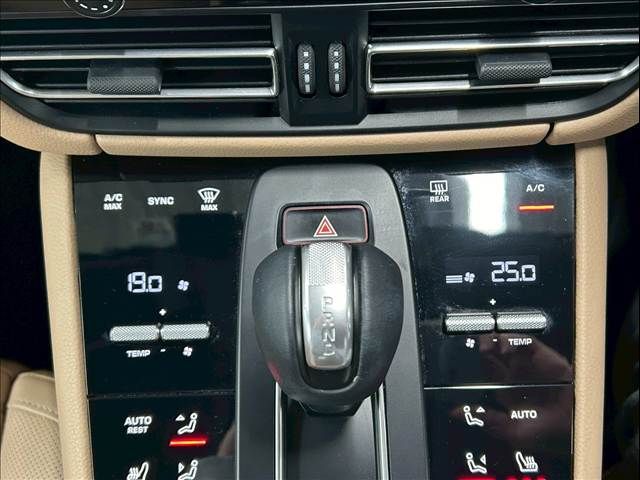 PORSCHE PORSCHE Macan 2022