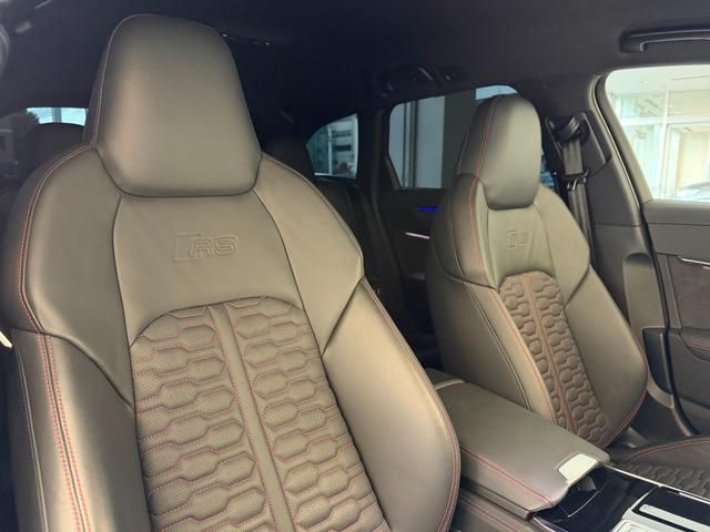 AUDI AUDI RS6 AVANT 2021