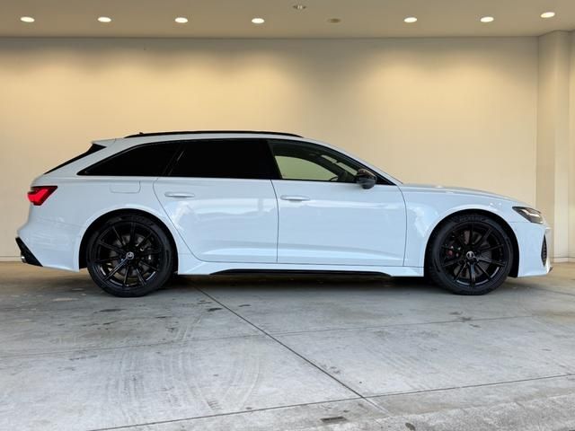 AUDI AUDI RS6 AVANT 2021