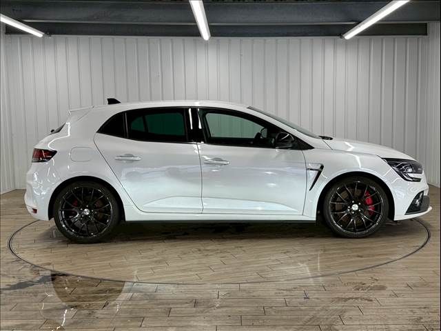 RENAULT RENAULT MEGANE hatchback 2022