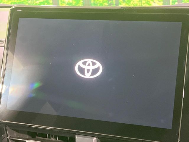 TOYOTA VOXY HYBRID 2022