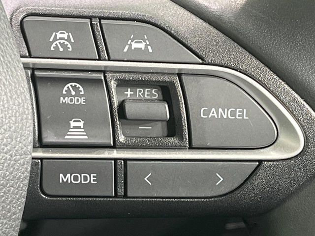 TOYOTA VOXY HYBRID 2022