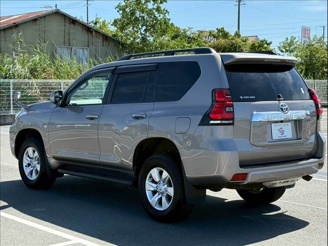 TOYOTA LANDCRUISER PRADO 2018