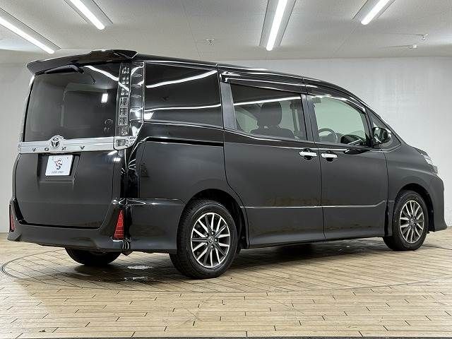 TOYOTA VOXY 2016