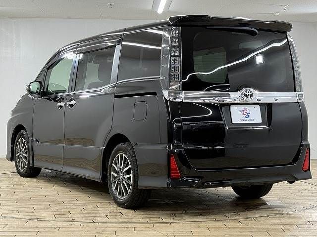 TOYOTA VOXY 2016