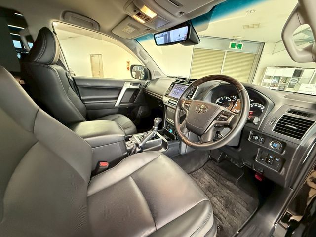 TOYOTA LANDCRUISER PRADO 2023