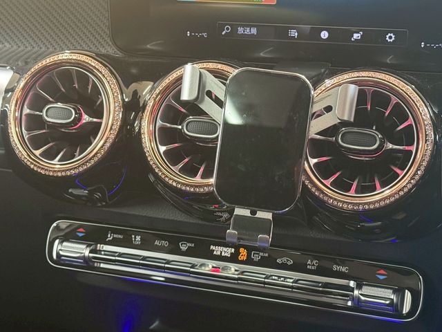 MERCEDES BENZ MERCEDES BENZ GLB 2023