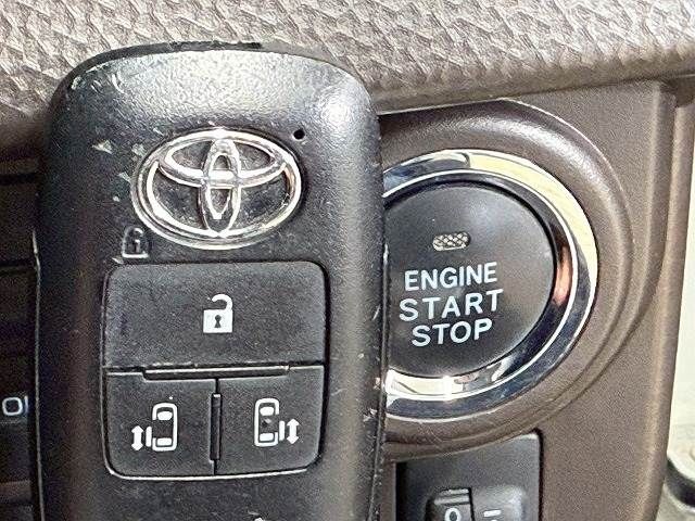 TOYOTA ROOMY 2021