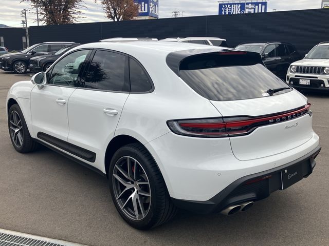 PORSCHE PORSCHE Macan 2023