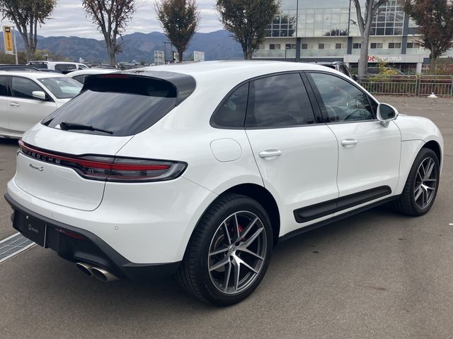 PORSCHE PORSCHE Macan 2023