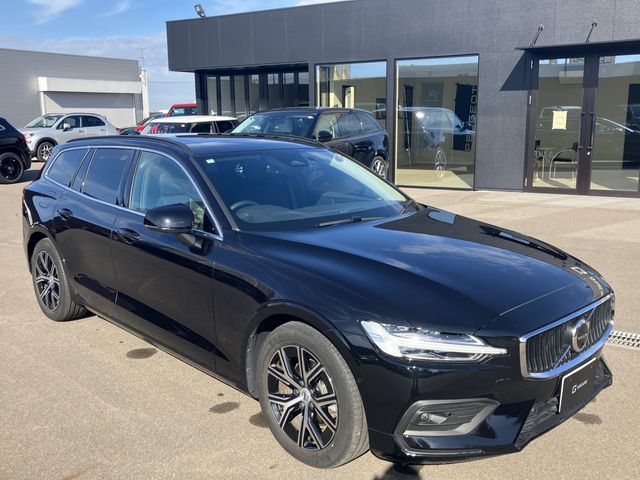 VOLVO VOLVO V60 2024