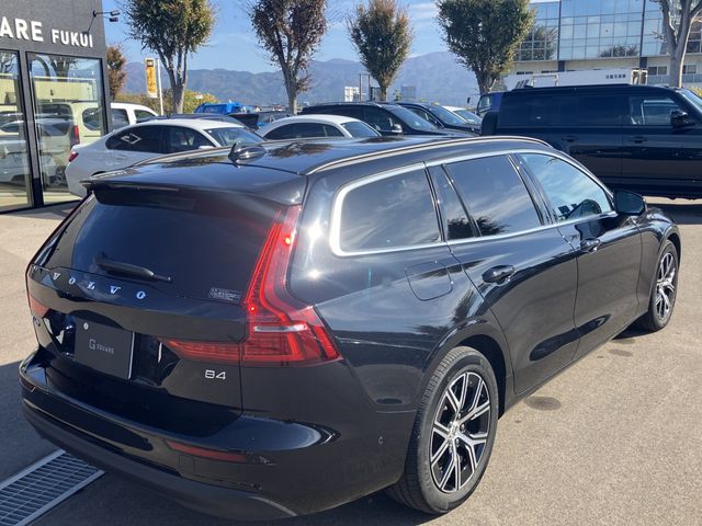 VOLVO VOLVO V60 2024