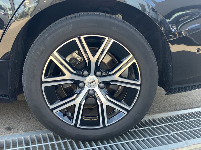 VOLVO VOLVO V60 2024