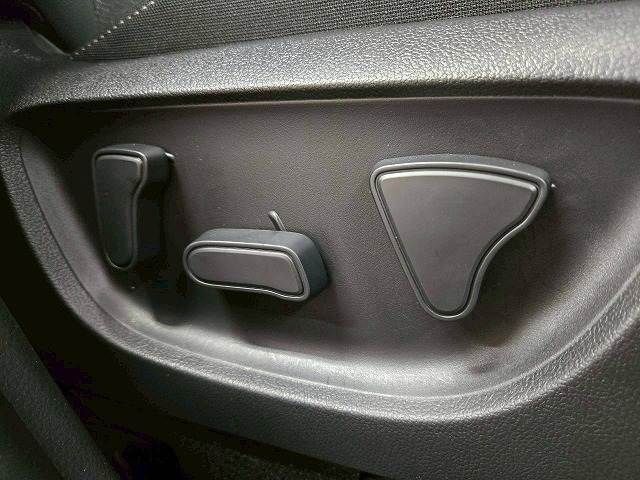 TOYOTA YARIS CROSS HYBRID 2025