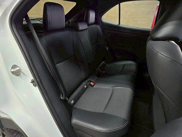 TOYOTA YARIS CROSS HYBRID 2025