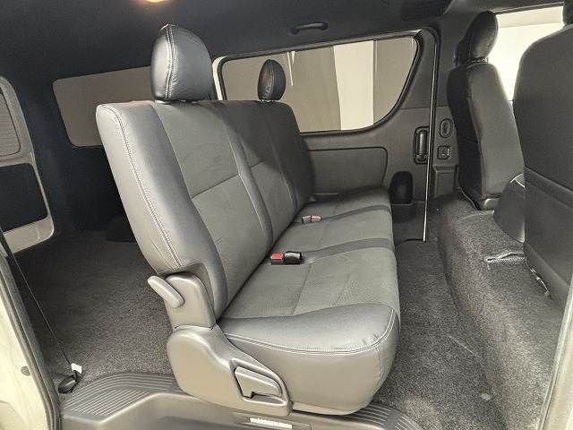 TOYOTA HIACE van 4WD 2023