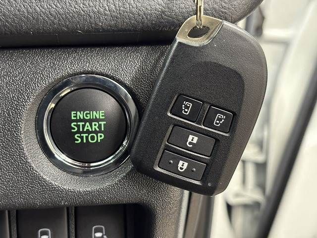 TOYOTA HIACE van 4WD 2023