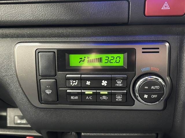 TOYOTA HIACE van 4WD 2023