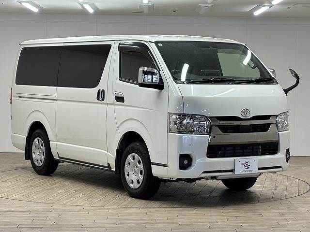 TOYOTA HIACE van 4WD 2023